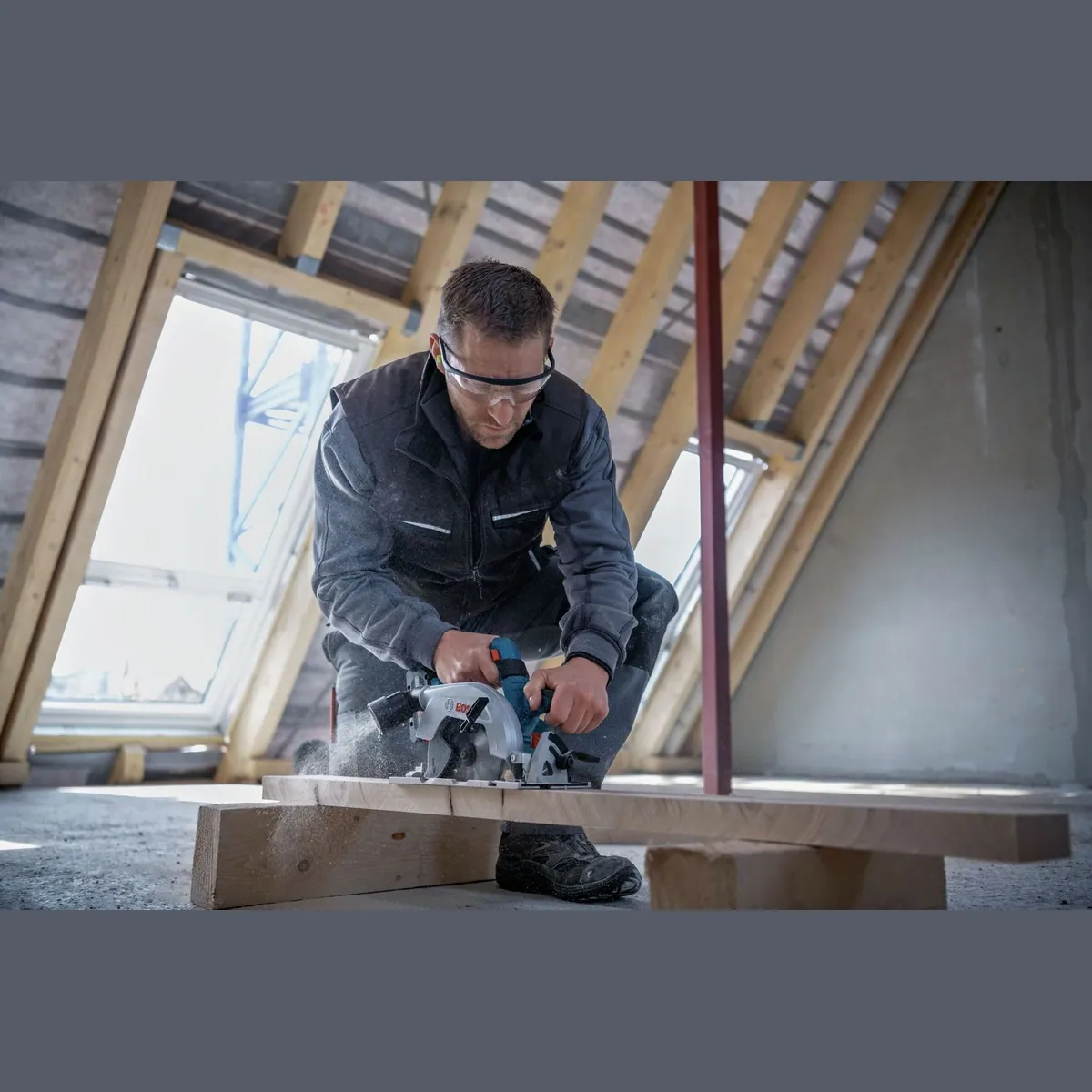 BOSCH GKS 18V-57-2 L Akku-Handkreissäge, kompakt, leistungsstark, kabellos Dieses Produkt der Marke BOSCH wird von uns als unabhängigem Händler 4
