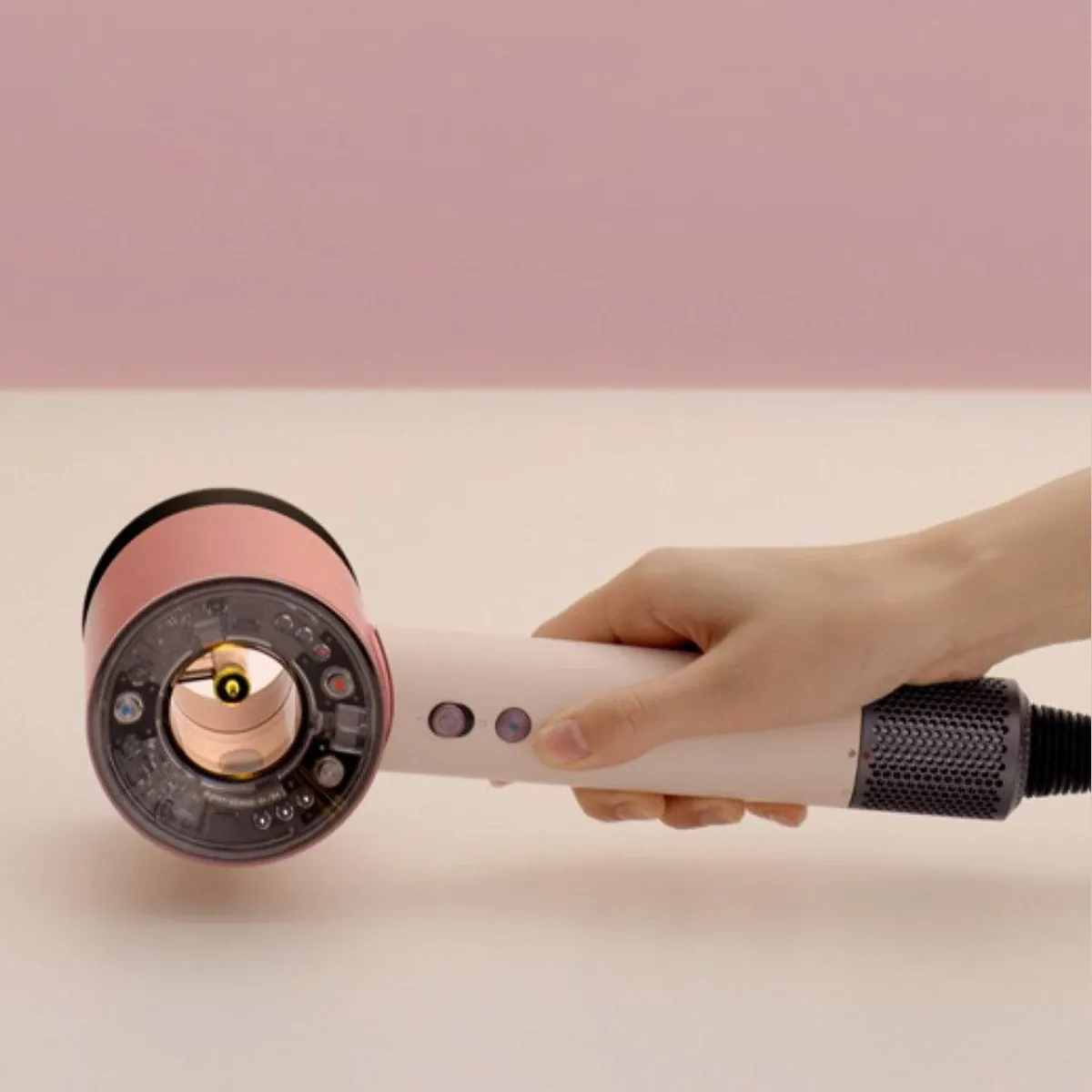 DYSON Supersonic Haartrockner, intelligente Temperaturregelung, automatische Aufsatzerkennung Dieses Produkt der Marke DYSON wird von uns als 2