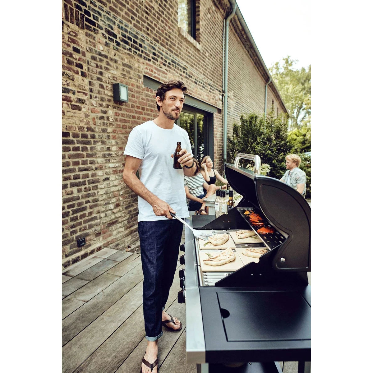 Enders Chicago 4 K Gasgrill, 4 Brenner, Edelstahl-Grillfläche, integrierter Seitenkocher 2
