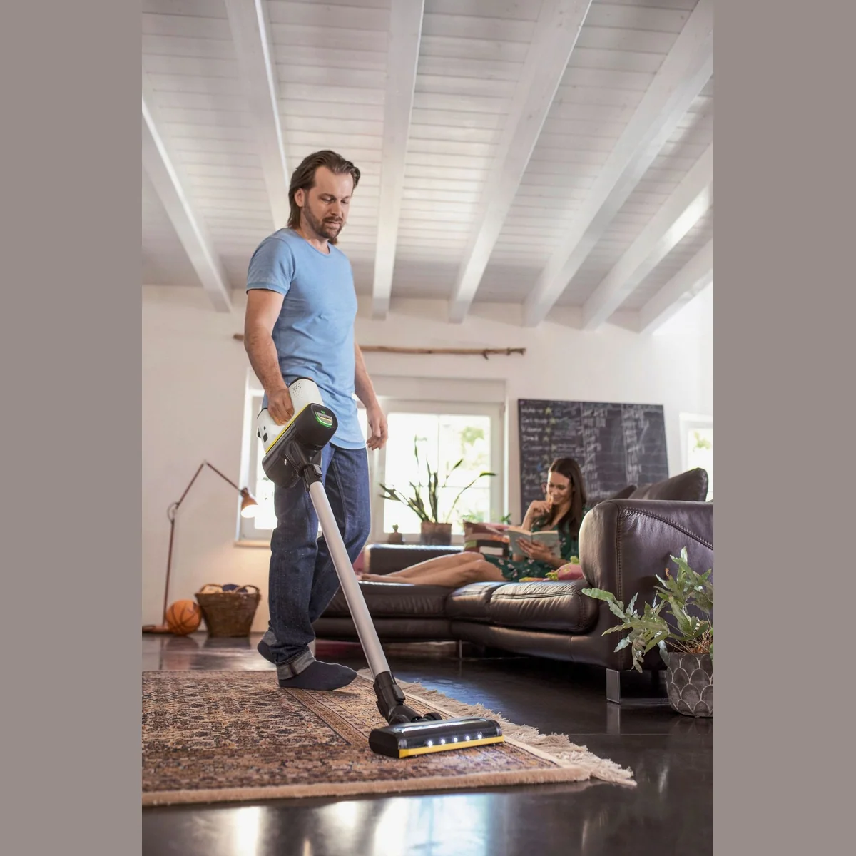 KÄRCHER VC 6 Cordless ourFamily Pet, beutellos, leistungsstark und flexibel 4