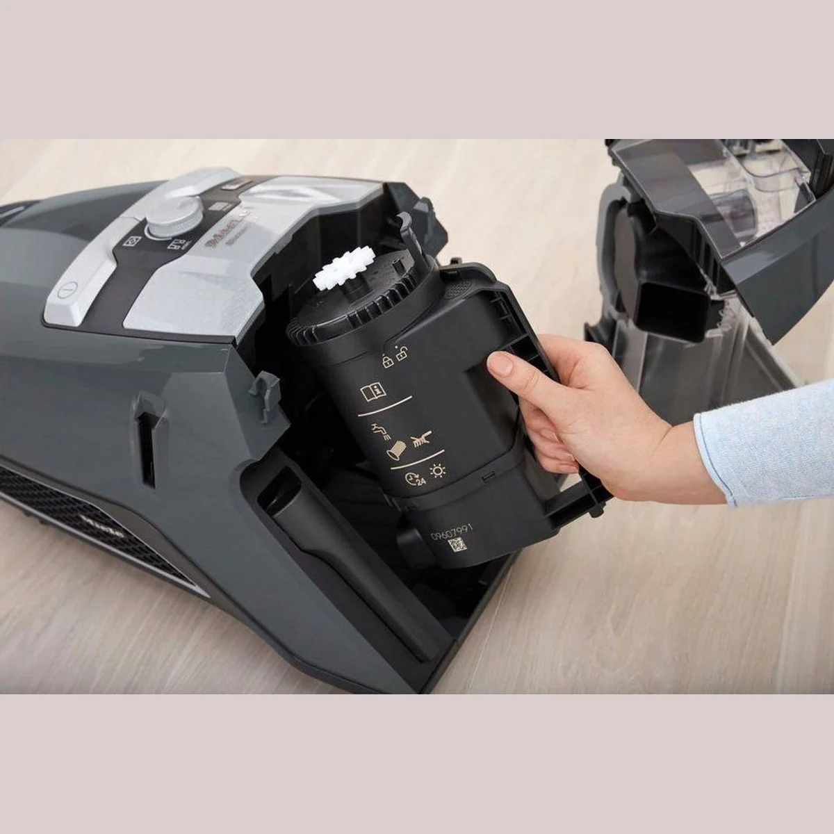 Miele Blizzard CX1 PowerLine, beutellos, hohe Luftleistung, Vortex-Technologie 3