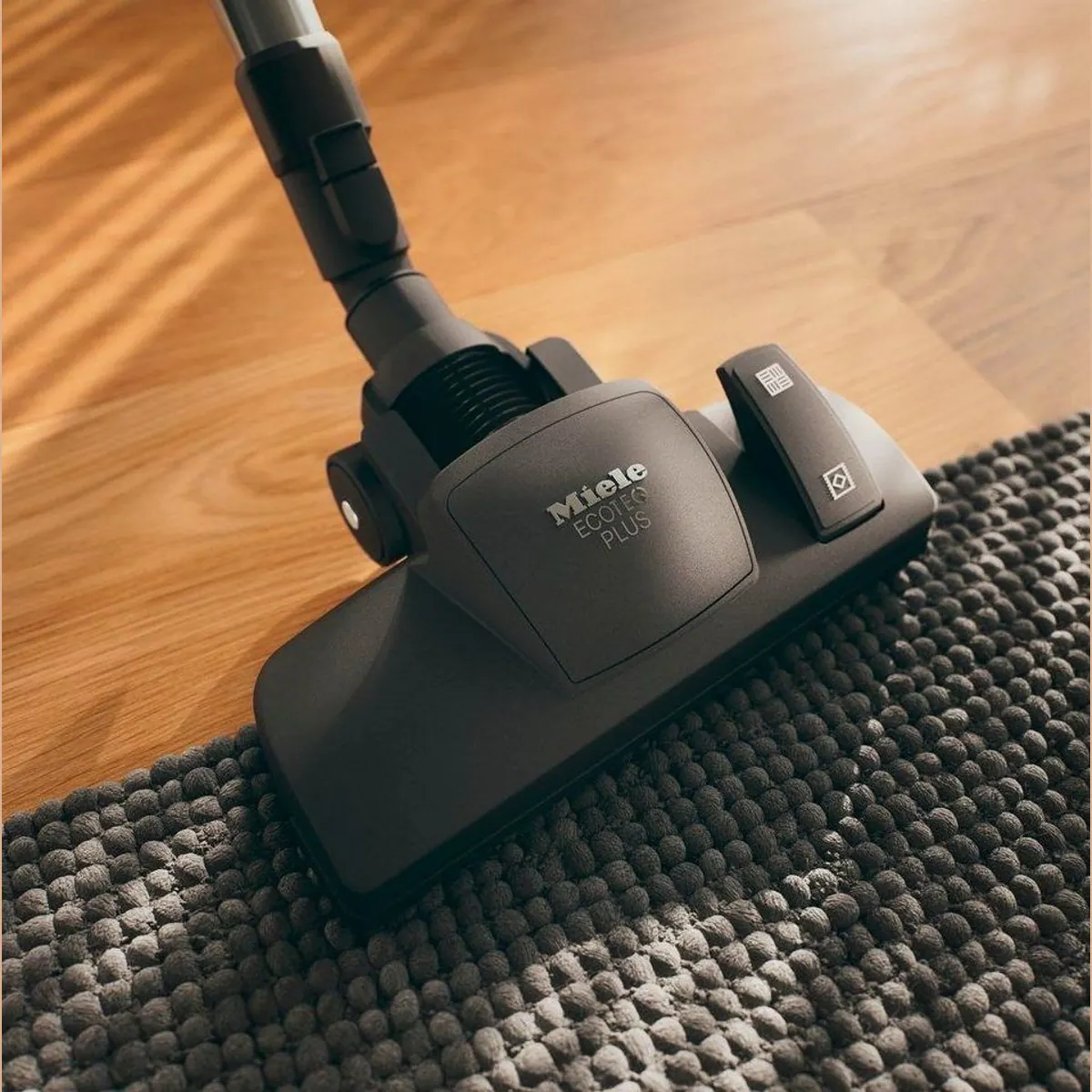 Miele Classic C1 CarCare, 800 Watt Leistung, 9 m Aktionsradius, 4,5 l Staubbeutelvolumen 5