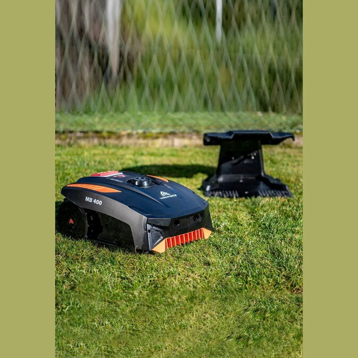 Yardforce MB400 Rasenmähroboter, App-Bedienung, leistungsstarker Akku 2